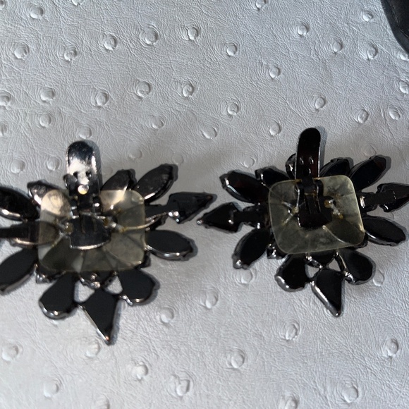 Aldo shoe clips, black stones, for flats, ballet flats, or pumps. - Picture 10 of 10